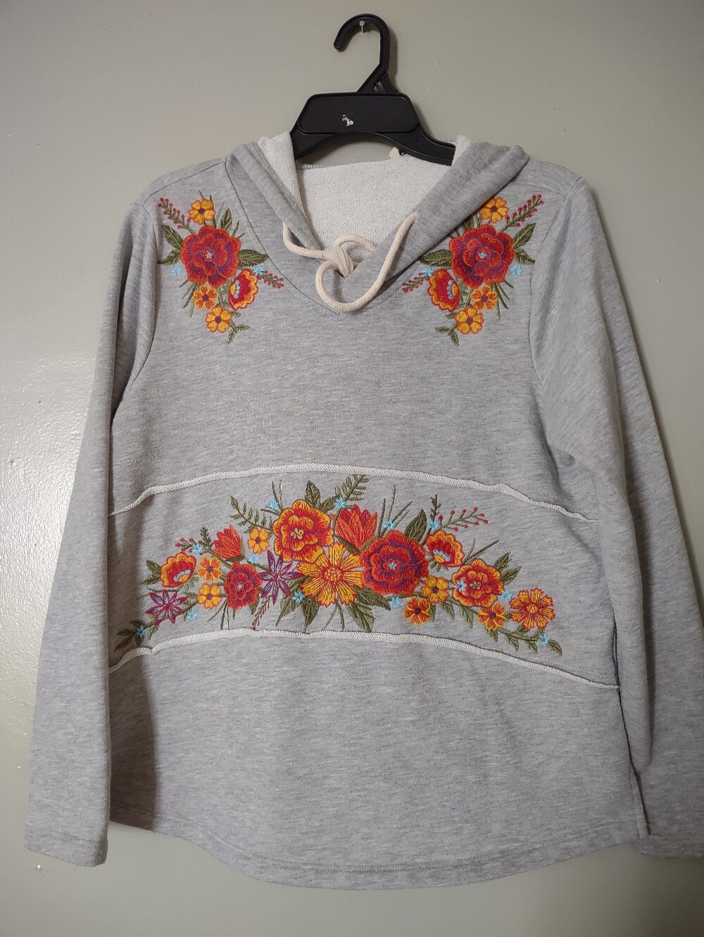 Savanna Jane Ladies SM Grey Long Sleeve Embroidered Pullover Hoodie